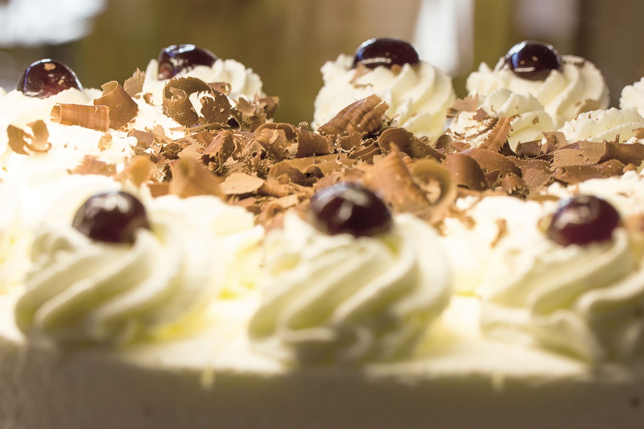 Torten verzieren mit Buttercreme – Ideen & Tipps