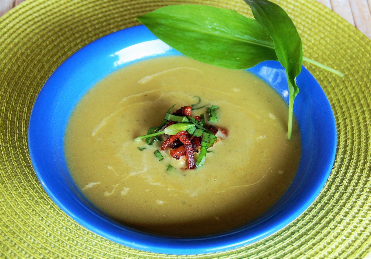 Sellerie Lauch Suppe mit Karotten und Kartoffeln