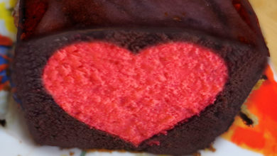 Valentinstag suesser Kuchen mit Herz