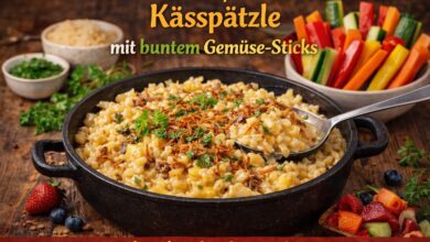 Kaesespaetzle mit bunten Gemuese Sticks