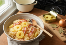 Omas Kochrezept für deftiges Sauerkraut mit Ananas und Speck