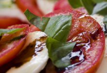 Dressing für Tomate Mozzarella - Rezept mit Balsamico und Öl / Senf