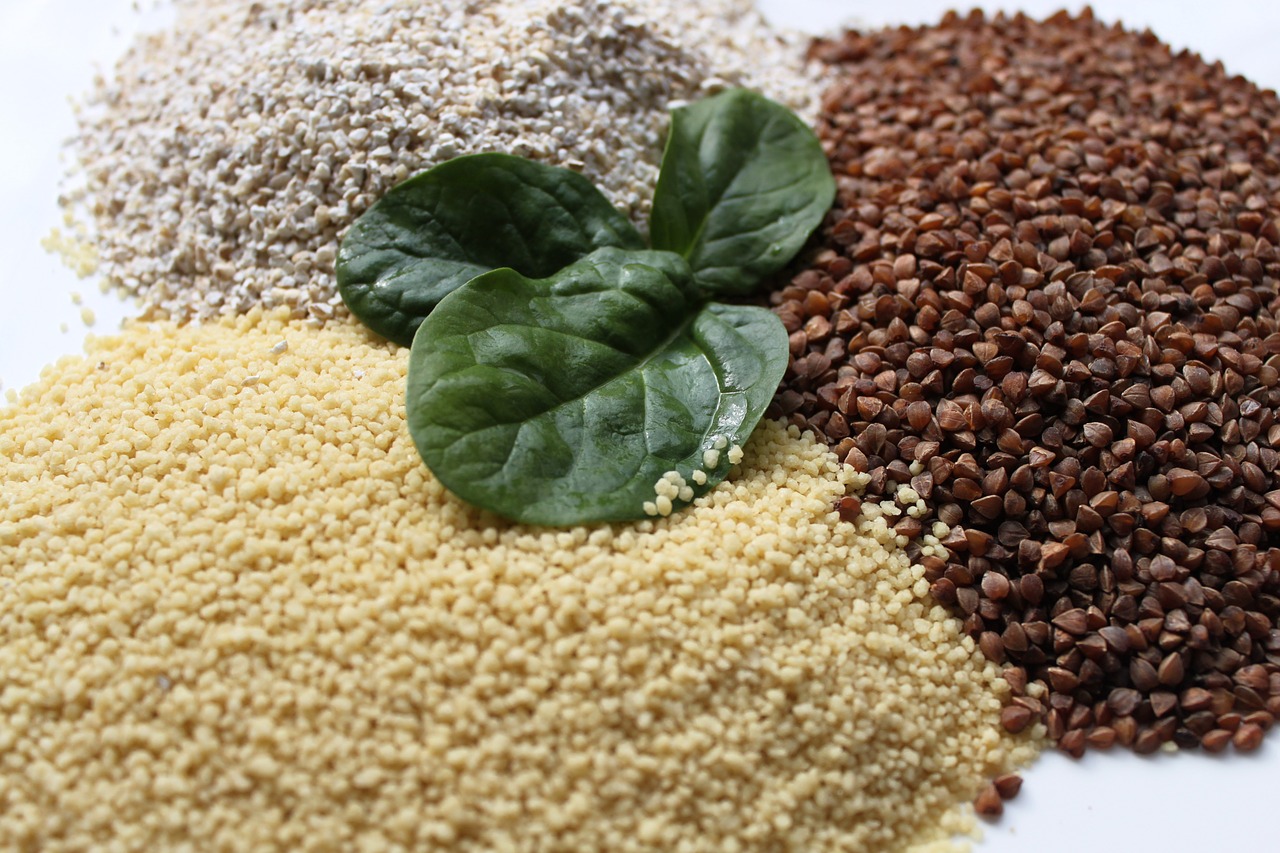 Der Unterschied zwischen Amaranth, Couscous und Quinoa