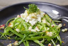 Gurkensalat Rezept mit Dill Dressing - schnell und einfach