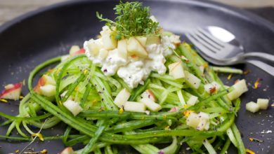 Gurkensalat Rezept mit Dill Dressing - schnell und einfach