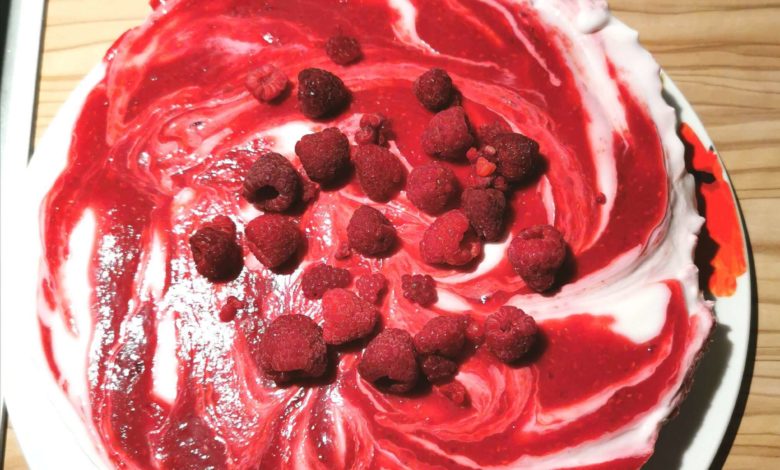 Joghurt Beeren Torte Low Carb mit Müsliboden