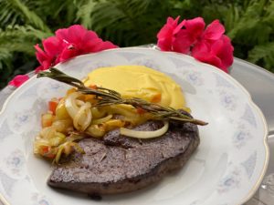 Kalbsleber braten mit Zwiebeln und Paprika