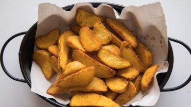 Wie schneidet man Kartoffelspalten?