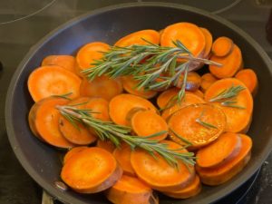 Süßkartoffel braten in der Pfanne – Rezept und Zubereitung