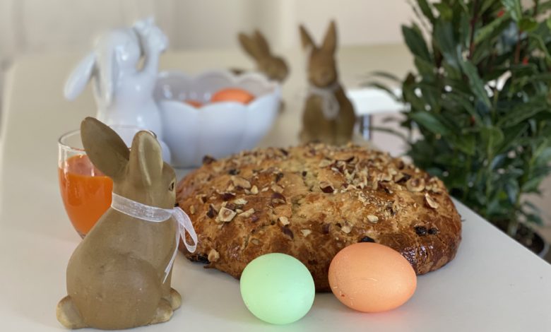 Quark Fladenbrot mit Rosinen und Haselnüssen ohne Hefe