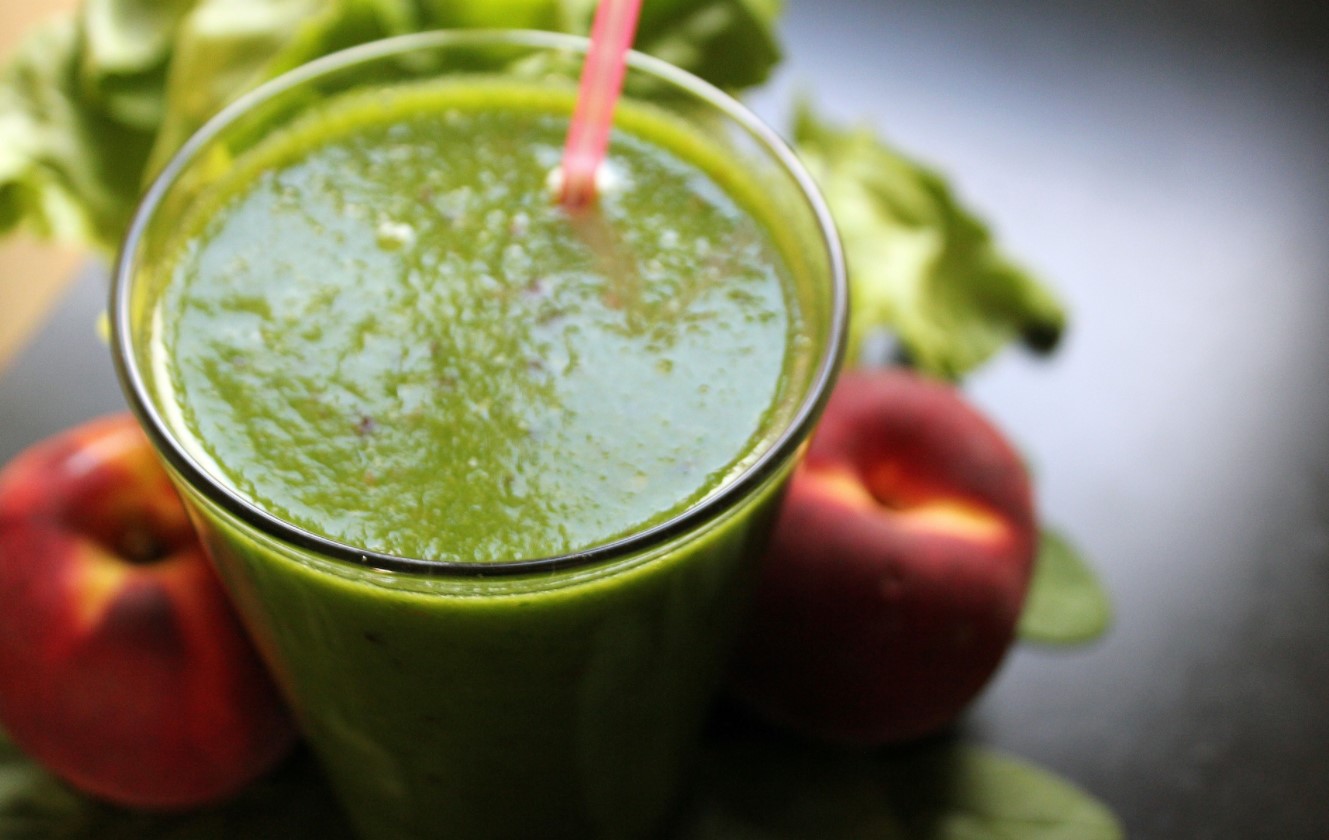 Spinat-Apfel-Smoothie mit Kokos