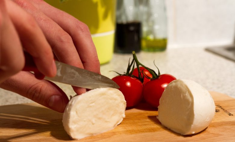 Was ist Mozzarella Käse genau?