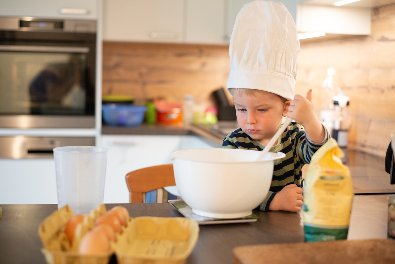 Sicheres gemeinsames kochen mit jüngeren Kindern
